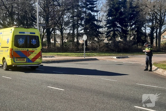 Fietser gewond bij botsing met auto