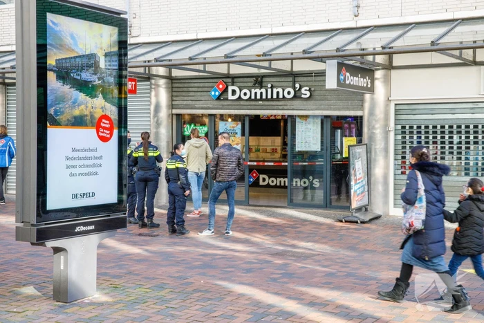 Politie doet onderzoek naar gewapende overval op Domino's Pizza