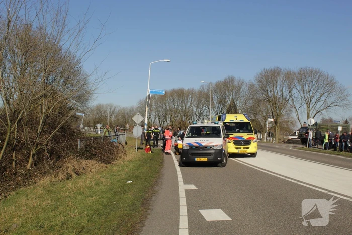 Fietser ernstig gewond bij botsing met auto