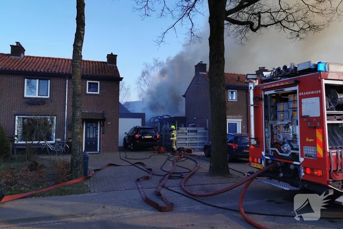 Veel rook bij brand in schuur