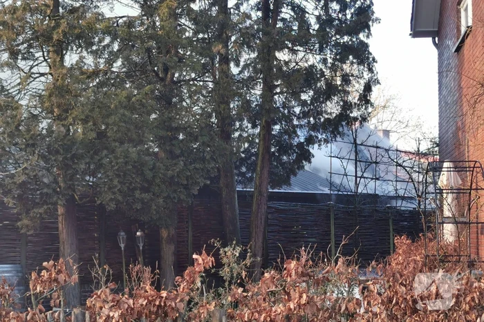 Veel rook bij brand in schuur