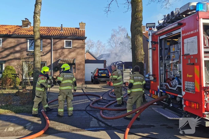 Veel rook bij brand in schuur