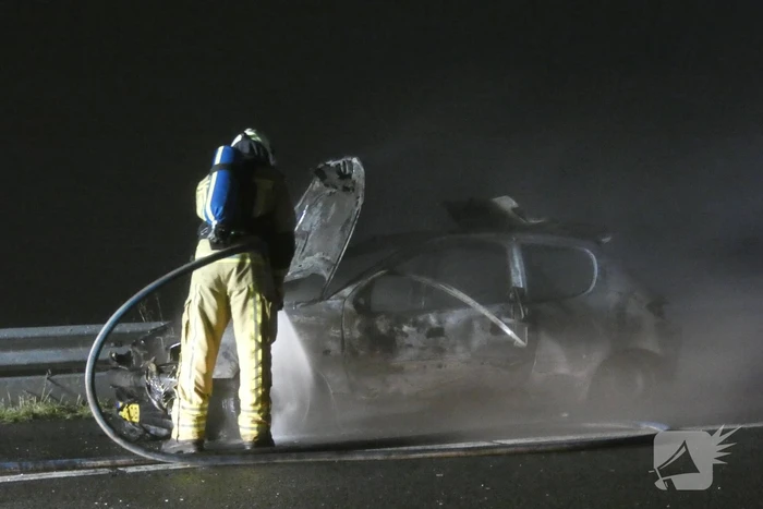 Auto volledig uitgebrand