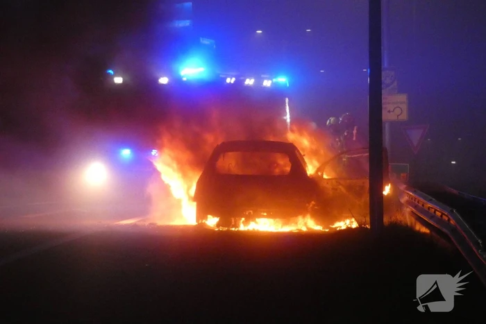 Auto volledig uitgebrand