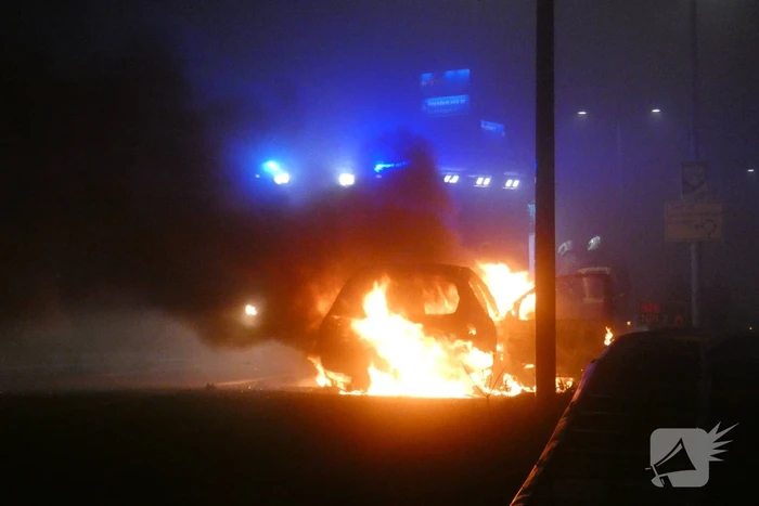 Auto volledig uitgebrand