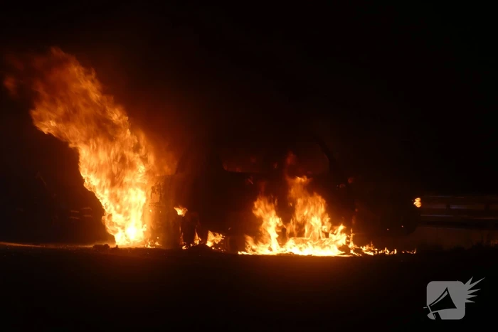 Auto volledig uitgebrand