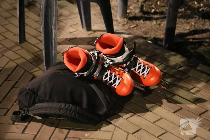 Persoon op skeelers aangereden door auto