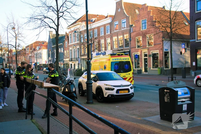 Fietser gewond bij botsing met scooterrijder
