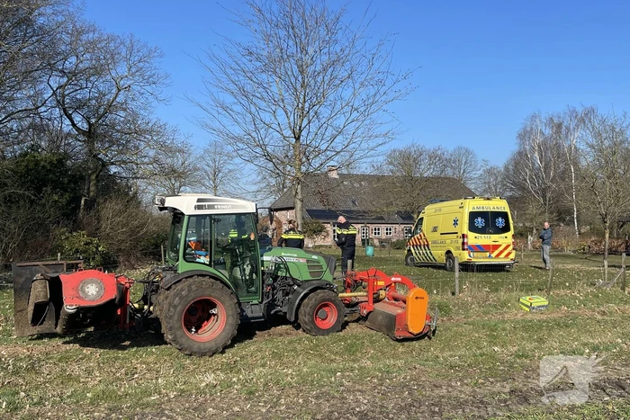 Traumahelikopter landt voor ernstig incident op boerenterrein
