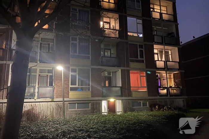 Overleden persoon aangetroffen in flatwoning