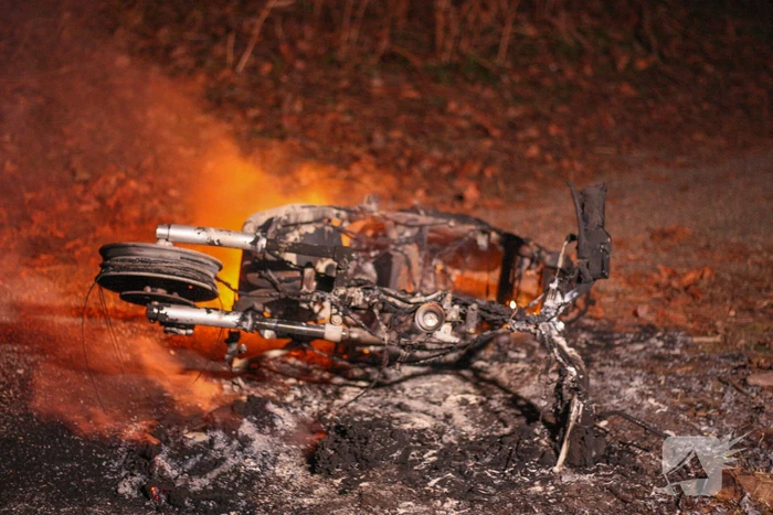 Scooter in brand gestoken