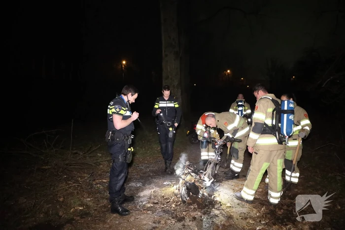 Scooter in brand gestoken