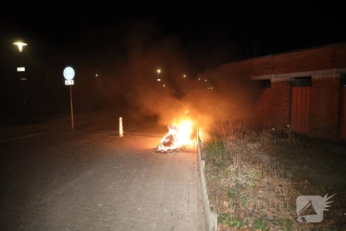 Wederom scooter verwoest door brand