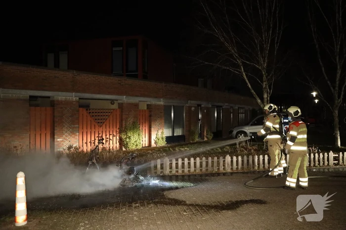 Wederom scooter verwoest door brand