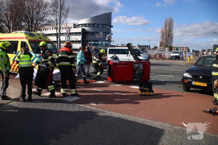 Bestuurder landt op zijn kant met Canta