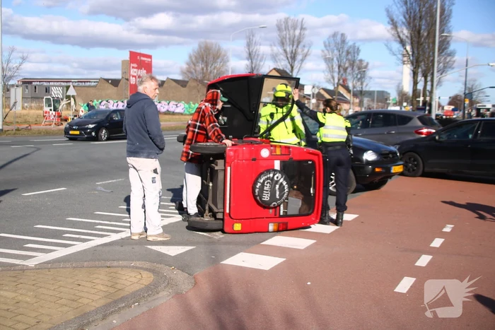 Bestuurder landt op zijn kant met Canta