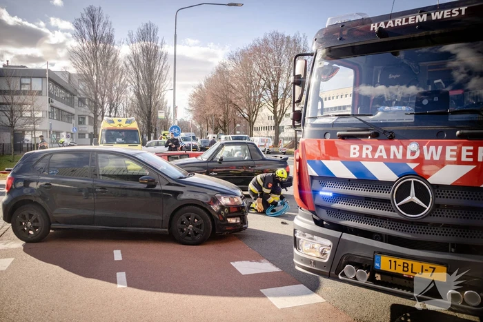Bestuurder landt op zijn kant met Canta