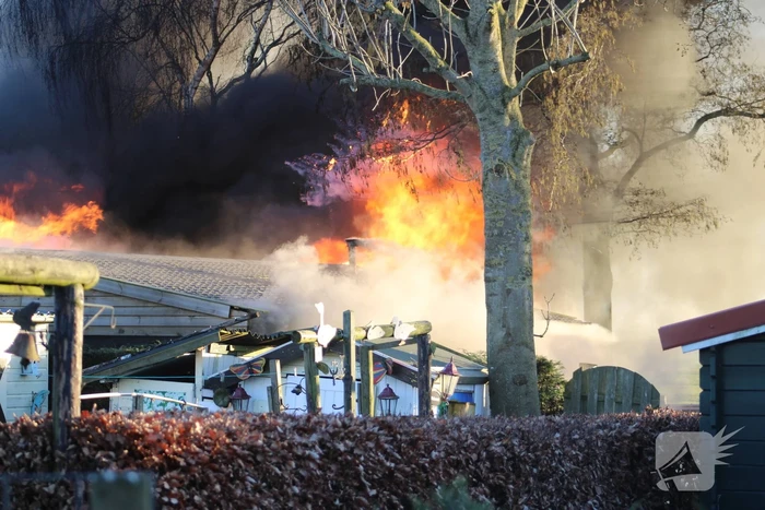 Flinke uitslaande brand in woning