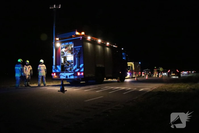 Auto belandt in sloot