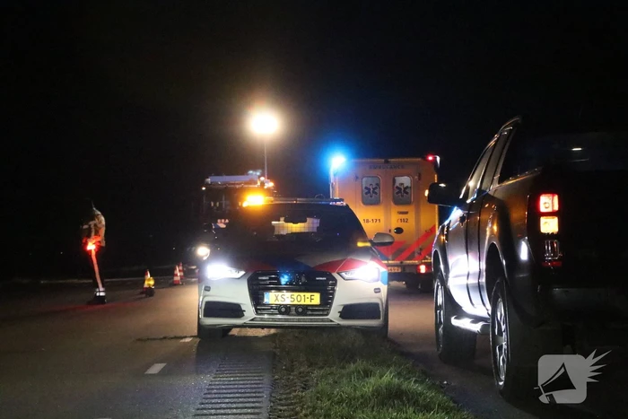 Auto belandt in sloot