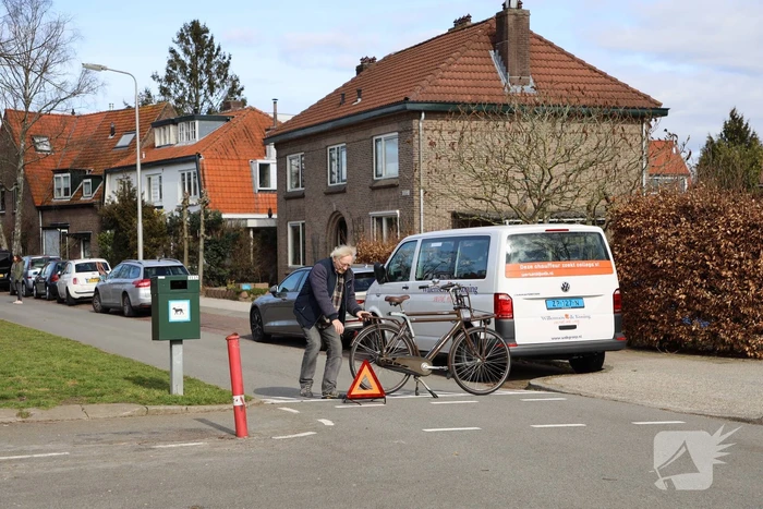 Fietser gewond bij botsing met auto