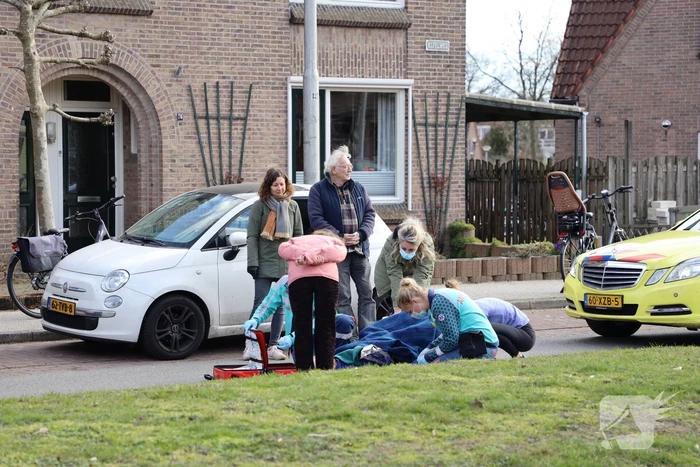 Fietser gewond bij botsing met auto