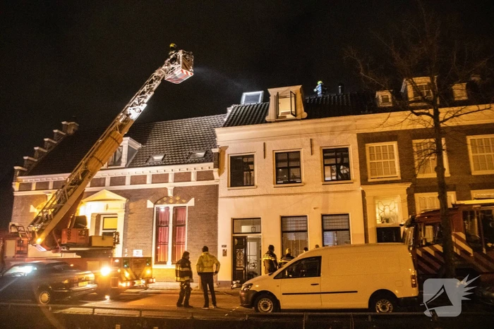 Veel rook door brand in schoorsteenkanaal