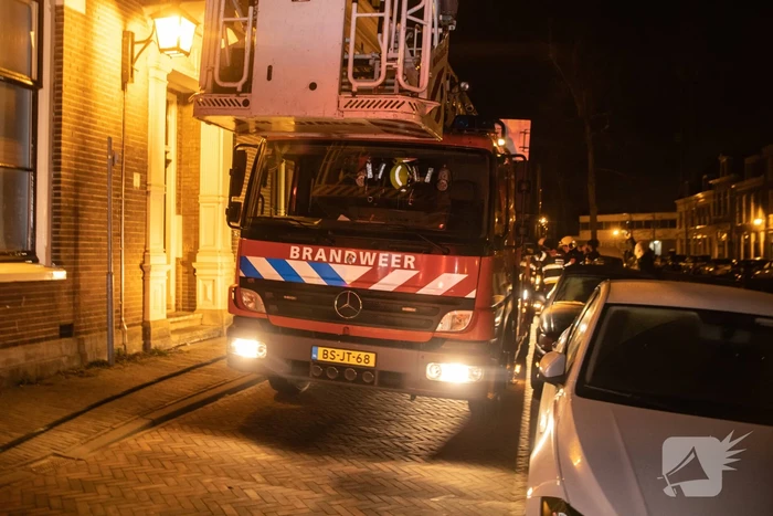 Veel rook door brand in schoorsteenkanaal