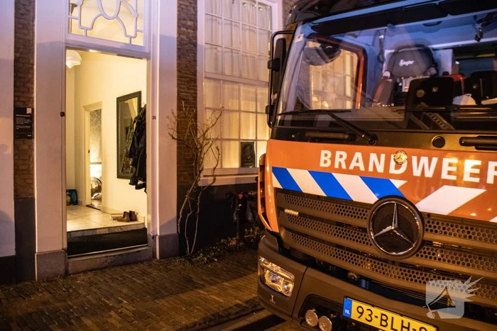 Veel rook door brand in schoorsteenkanaal