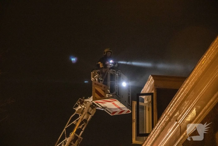 Veel rook door brand in schoorsteenkanaal