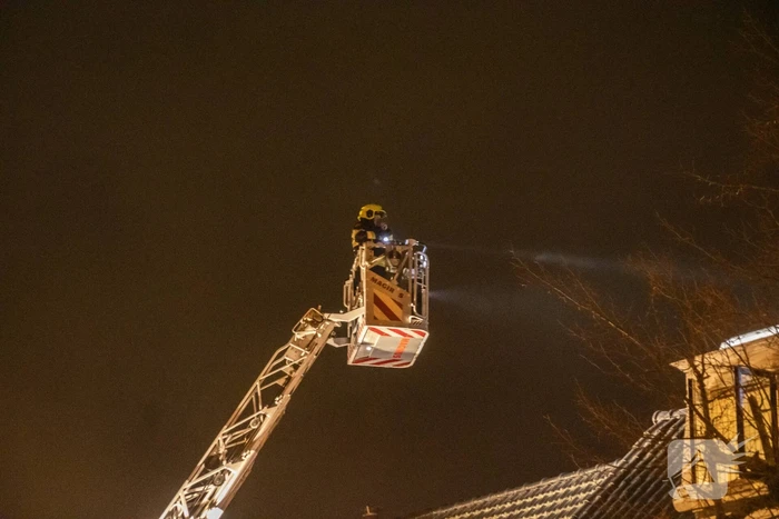 Veel rook door brand in schoorsteenkanaal