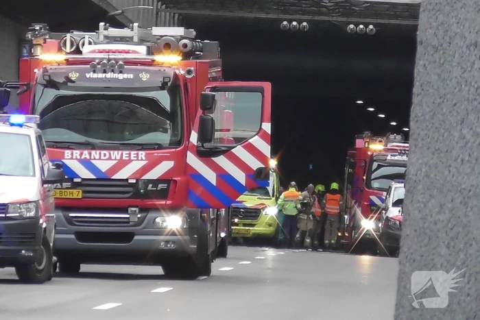 Ongeval met meerdere voertuigen in Beneluxtunnel