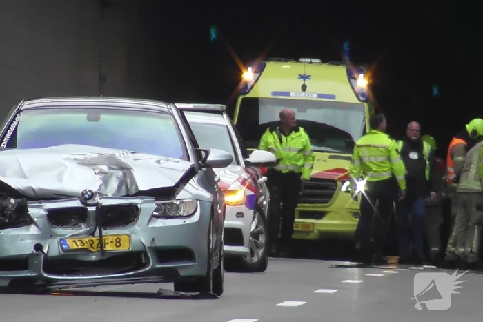 Ongeval met meerdere voertuigen in Beneluxtunnel