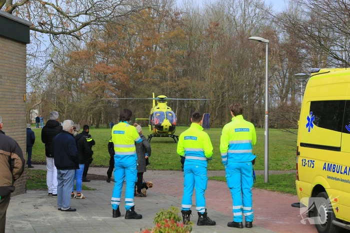 Kind valt uit boom en raakt zwaargewond