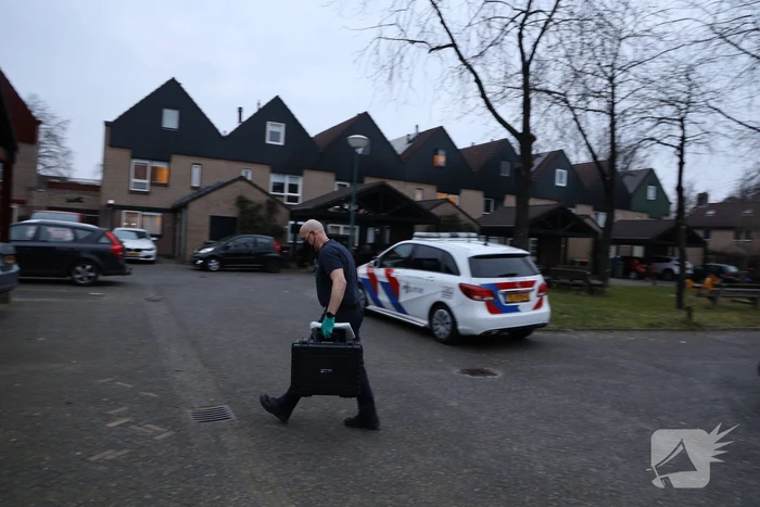 Overleden persoon aangetroffen in woning