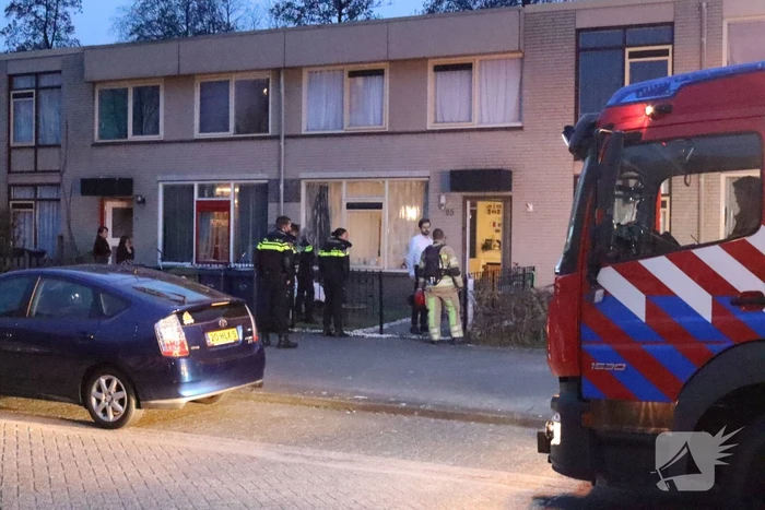 Brandweer blust kleine brand in woning