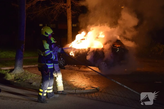 Auto volledig uitgebrand