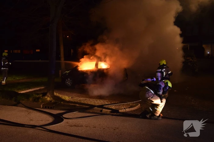 Auto volledig uitgebrand