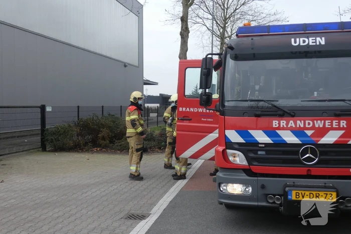 Buitenbrand door medewerkers bedrijf geblust