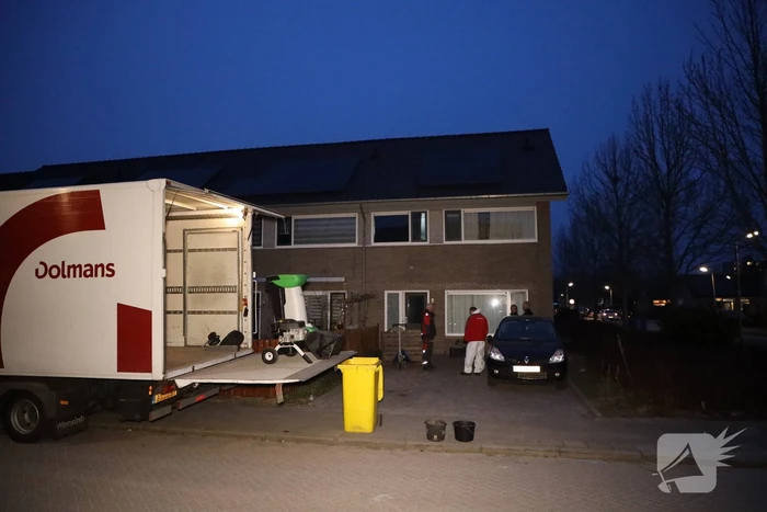 Zwaarbewapende agenten bij woning in Schuilenburg