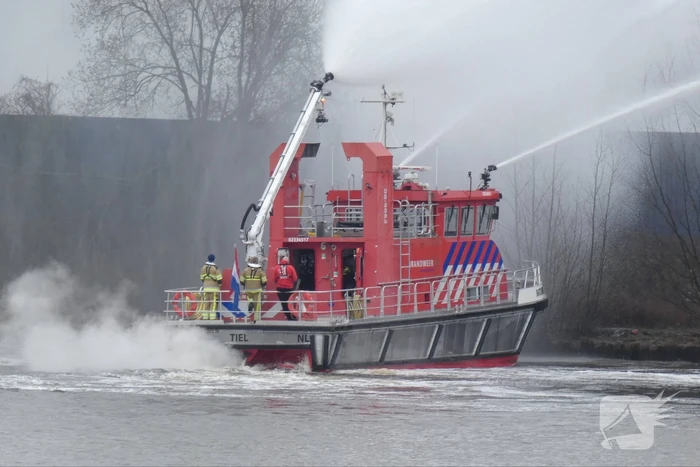 Zeer grote brand bij verschrotingsbedrijf