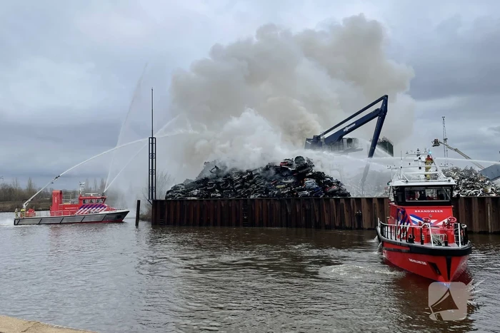 Zeer grote brand bij verschrotingsbedrijf