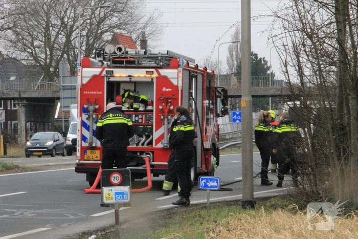 Brand in motorcompartiment van bestelbus