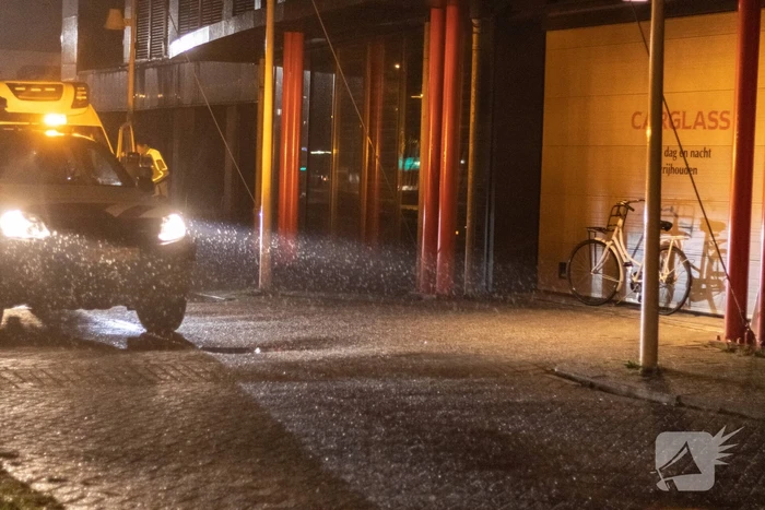 Jonge vrouw gewond na mishandeling