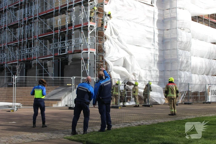 Bouwzeil Grote Kerk waaien weg
