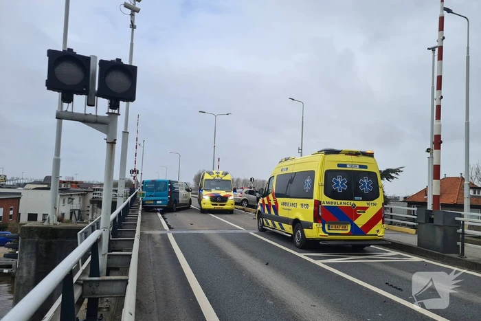 Ernstig ongeval op Coenecoopbrug