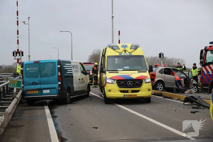 Ernstig ongeval op Coenecoopbrug