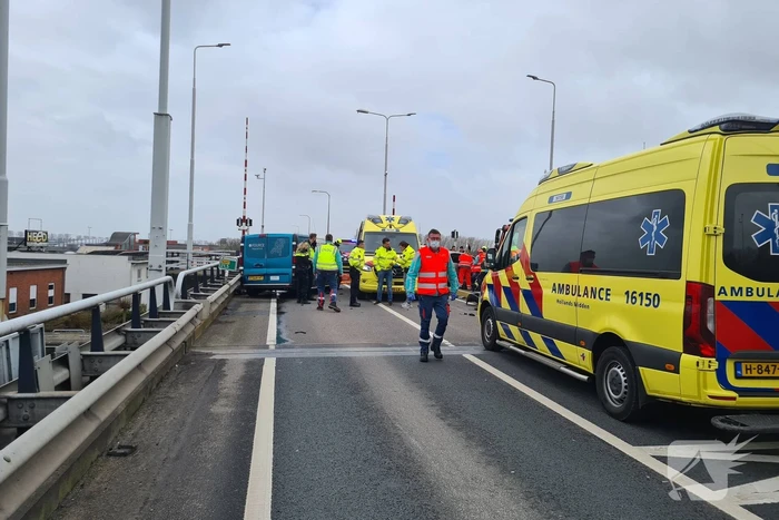 Ernstig ongeval op Coenecoopbrug
