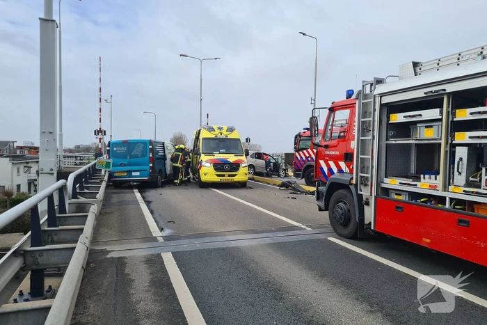 Ernstig ongeval op Coenecoopbrug