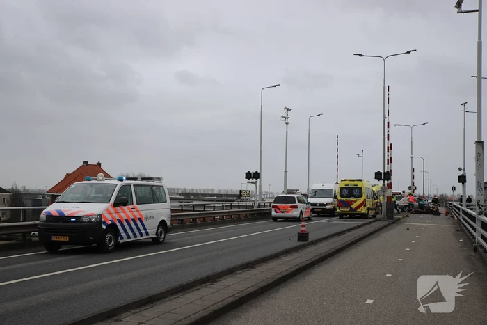 Ernstig ongeval op Coenecoopbrug
